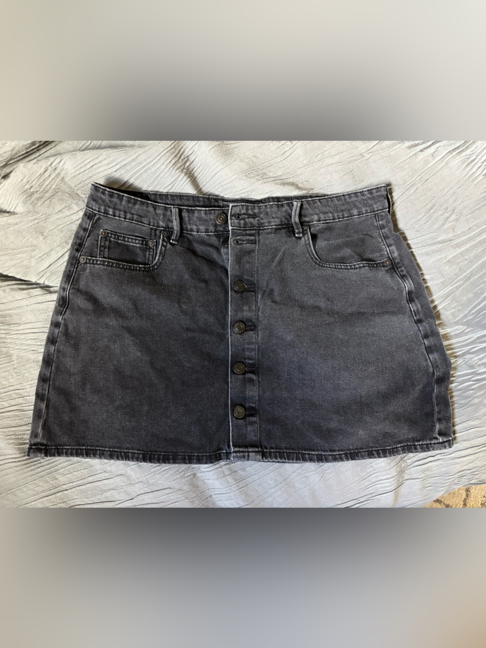 American Eagle black jean skirt!